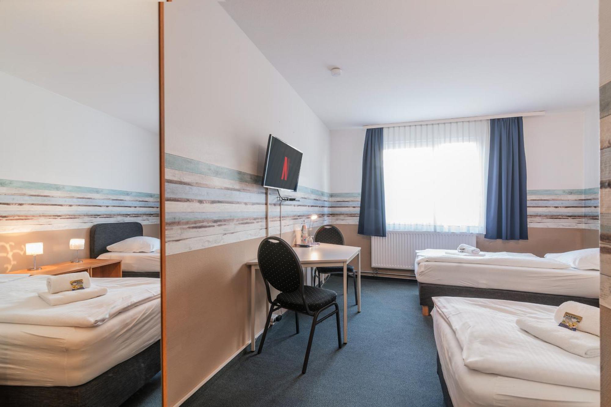 Hotel Cafe Galerie - Smart Tv - Free Parking Garbsen Eksteriør billede
